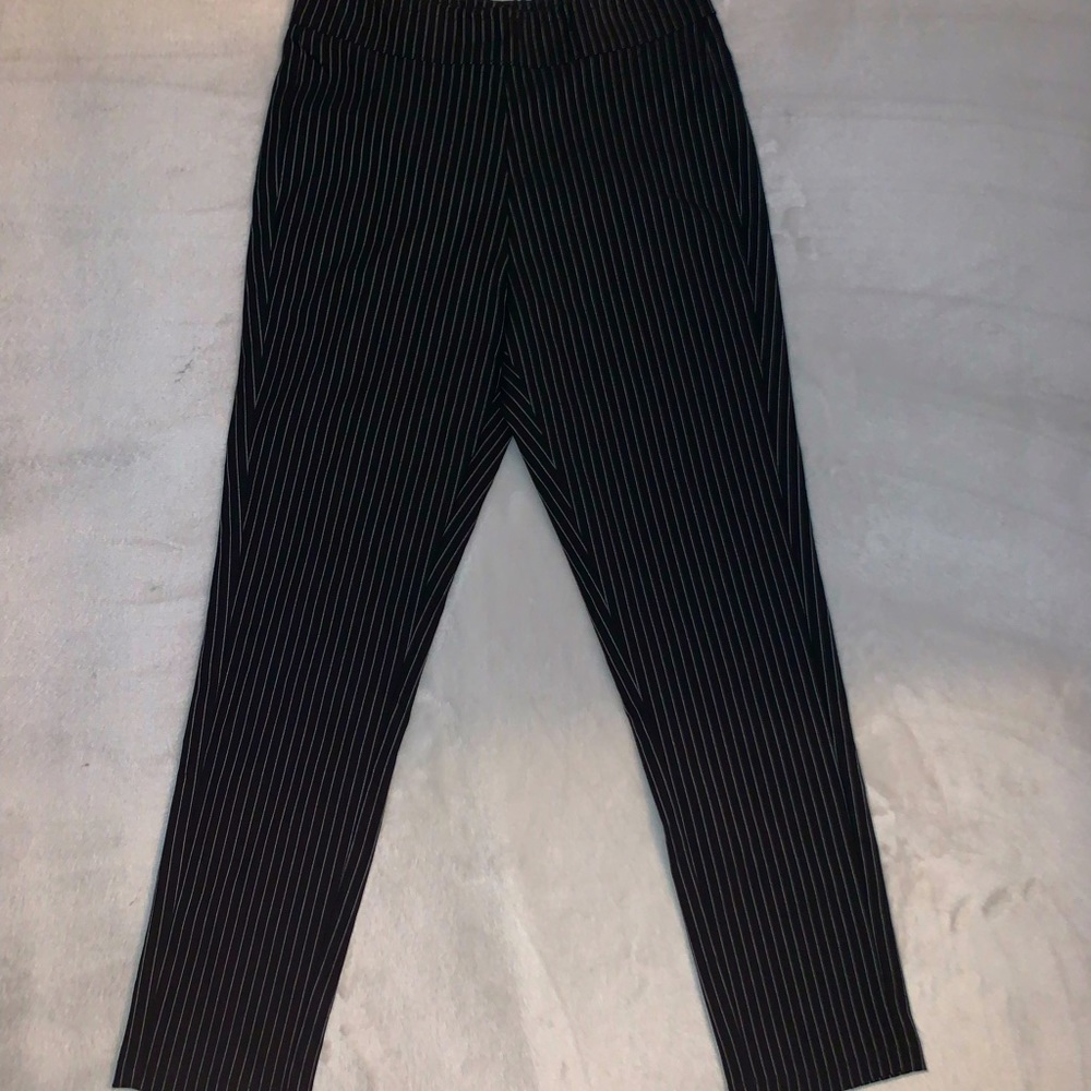 WHO WHAT WEAR Black and White Striped Ankle Pants